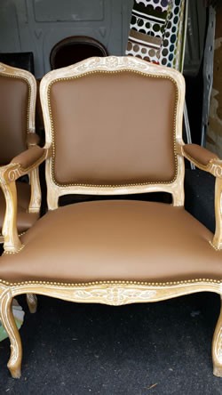 Restauration fauteuil cuir Paris